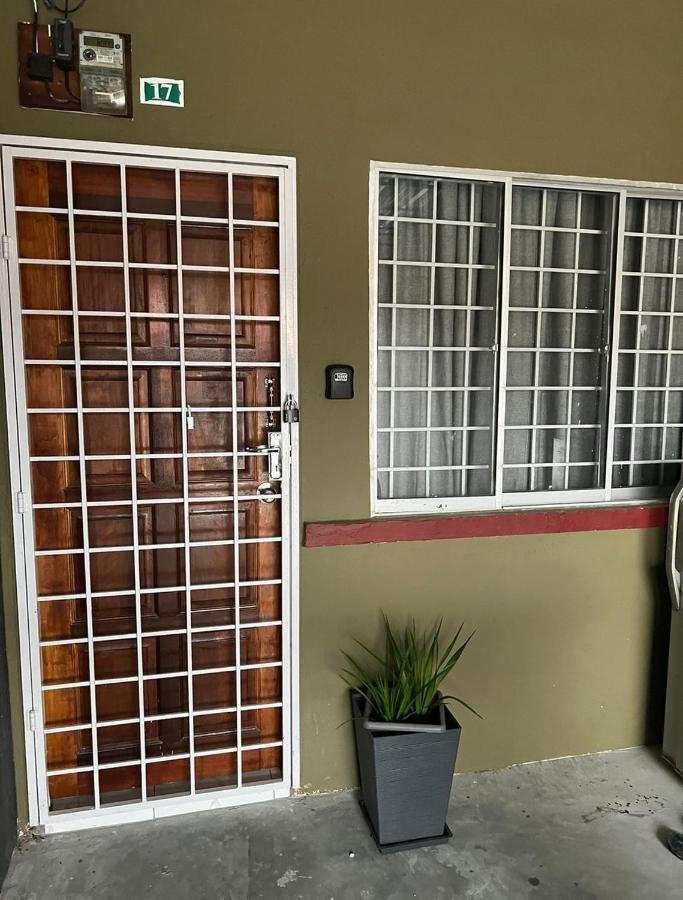 Theatbas Homestay 17 In Seri Iskandar Perak 3 Bedroom Bota Экстерьер фото