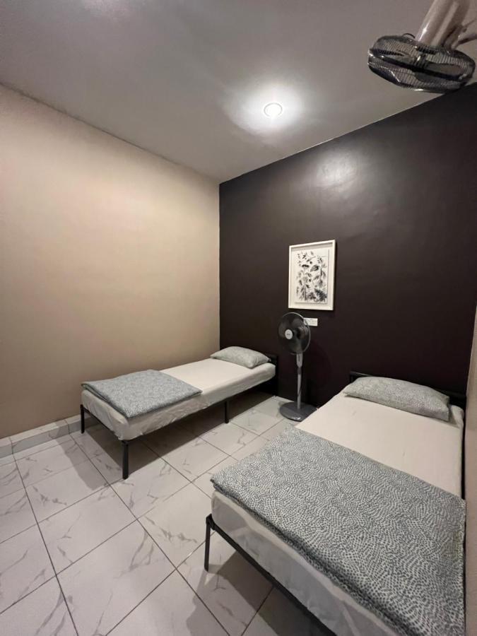 Theatbas Homestay 17 In Seri Iskandar Perak 3 Bedroom Bota Экстерьер фото